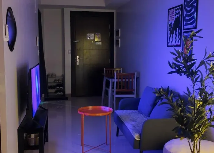 Aparthotel Cozy Place In Uptown Bgc Near Malls And Clubs
